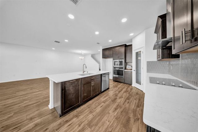 5841 RIVERSTON AVENUE, Wesley Chapel, FL 33545