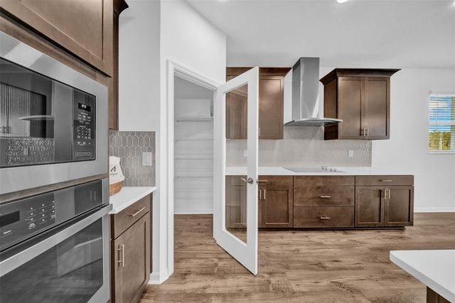 5841 RIVERSTON AVENUE, Wesley Chapel, FL 33545