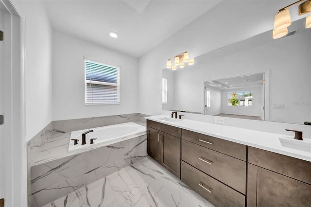 5841 RIVERSTON AVENUE, Wesley Chapel, FL 33545