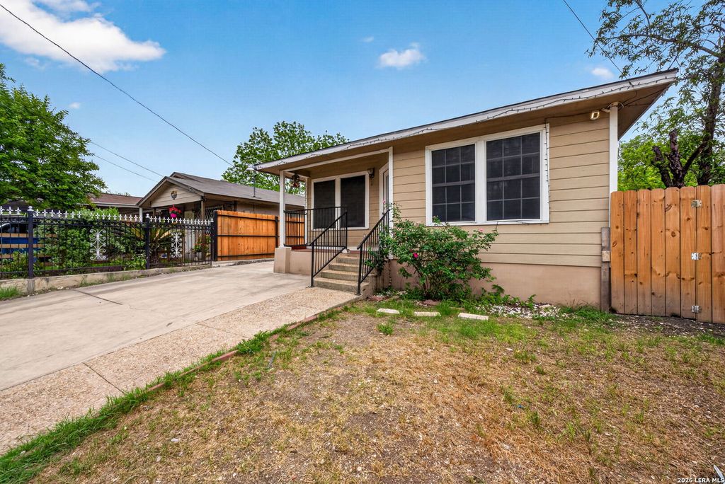 1354 FENFIELD AVE, San Antonio, TX 78211