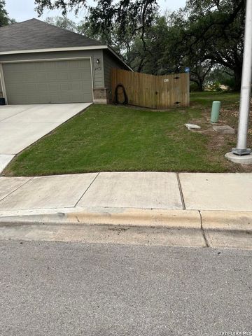 2972 Greenbriar, Seguin, TX 78155