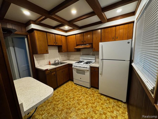 1870 8th Street, Wyandotte, MI 48192