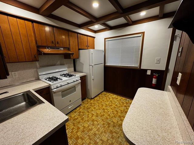 1870 8th Street, Wyandotte, MI 48192