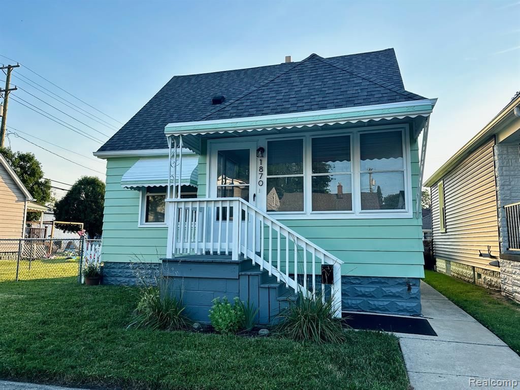1870 8th Street, Wyandotte, MI 48192
