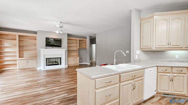 1684 Autumn Chase, Athens, AL 35613