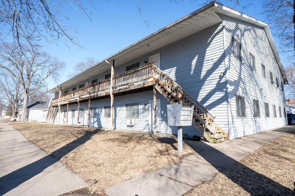 410 10th STREET N, La Crosse, WI 54601