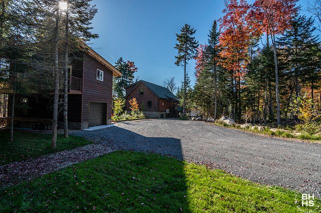 10 Emelies Way, Lake Placid, NY 12946