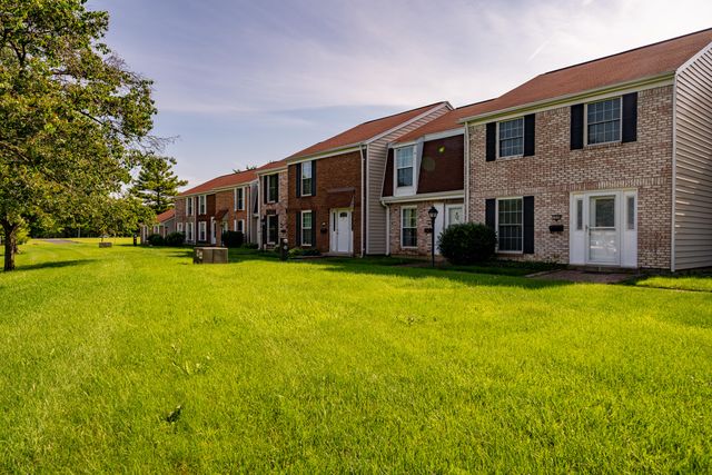 1010 Stoneybrook Trail 1010 Stoneybrook Trail, Fairborn, OH 45324