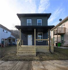 530 E High Street, Uhrichsville, OH 44683