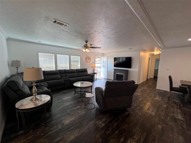 2300 Ward Bend Rd 826H, Sealy, TX 77474