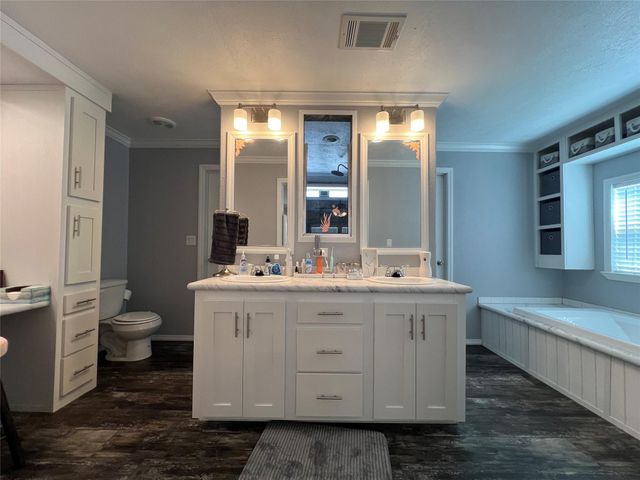 2300 Ward Bend Rd 826H, Sealy, TX 77474