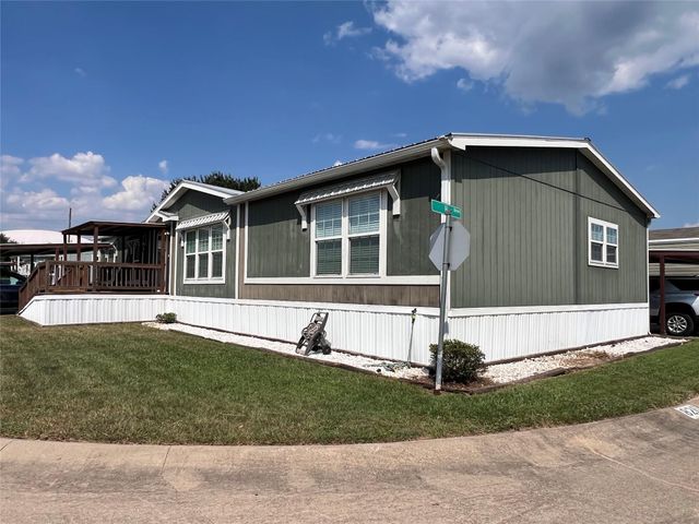 2300 Ward Bend Rd 826H, Sealy, TX 77474