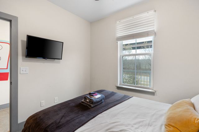 4908 Delaware Ave D, Nashville, TN 37209