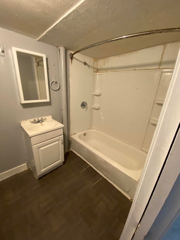 91 munroe Street, Franklin, NH 03235