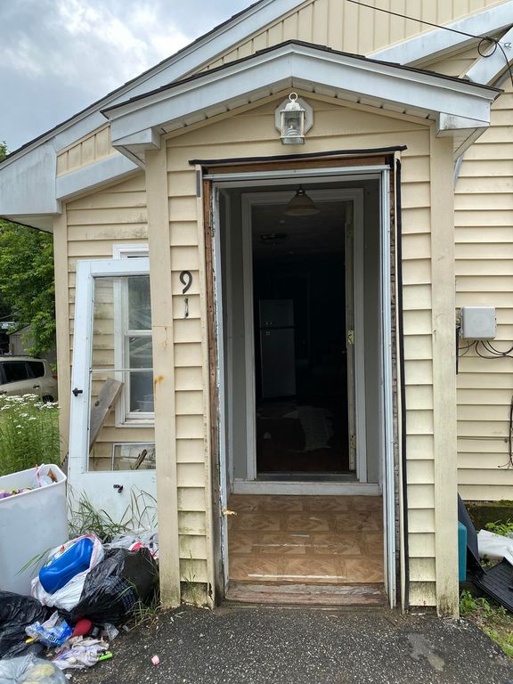91 munroe Street, Franklin, NH 03235
