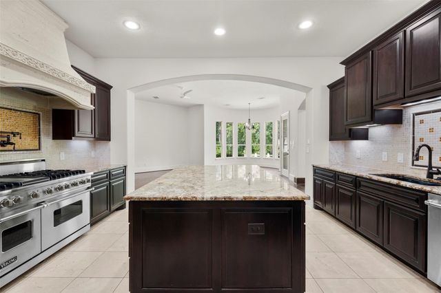 27715 E Benders Landing Boulevard, Spring, TX 77386