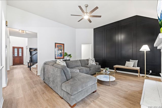 18306 Edwards Oaks, San Antonio, TX 78259