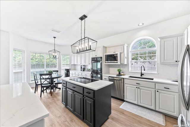 18306 Edwards Oaks, San Antonio, TX 78259