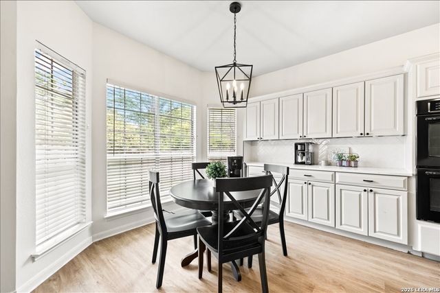 18306 Edwards Oaks, San Antonio, TX 78259