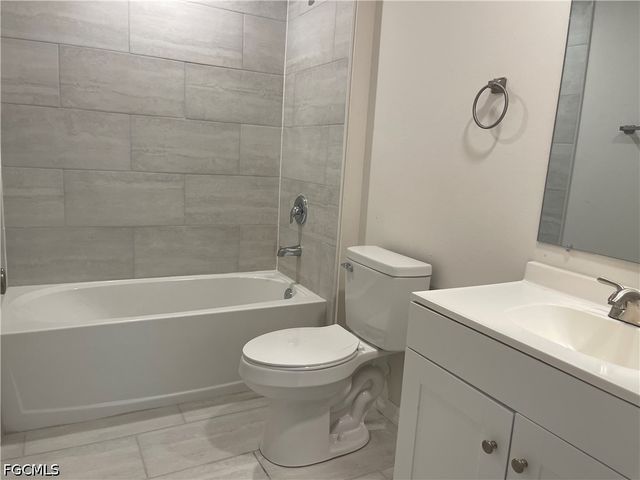 2828 NW 22nd AVE, Cape Coral, FL 33993