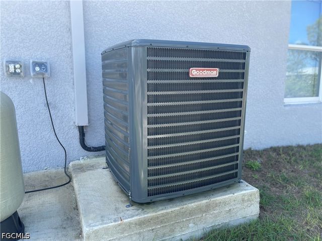 2828 NW 22nd AVE, Cape Coral, FL 33993