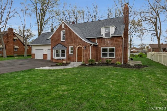 4695 Lake Shore Road, Hamburg, NY 14075