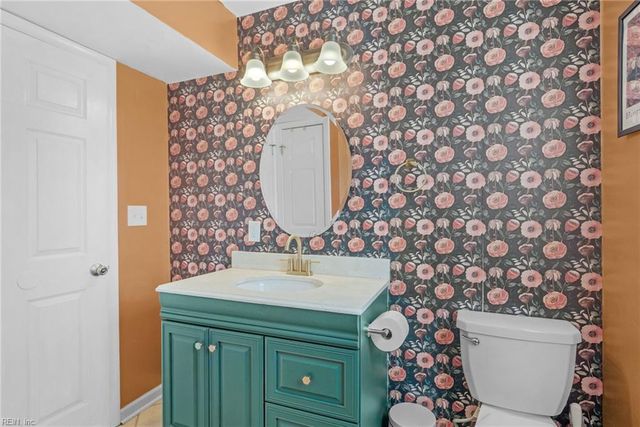 3860 Tiffany LN, Virginia Beach, VA 23456