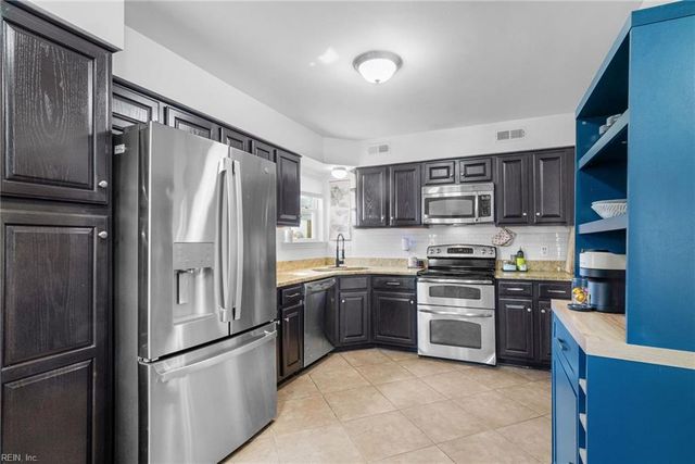 3860 Tiffany LN, Virginia Beach, VA 23456