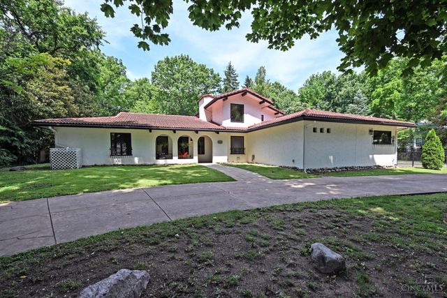 725 Greenville Avenue, Glendale, OH 45246