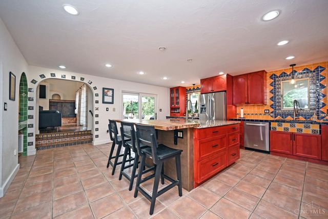 725 Greenville Avenue, Glendale, OH 45246
