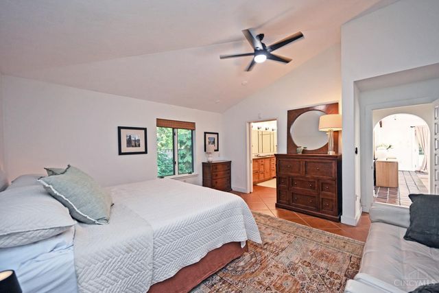 725 Greenville Avenue, Glendale, OH 45246