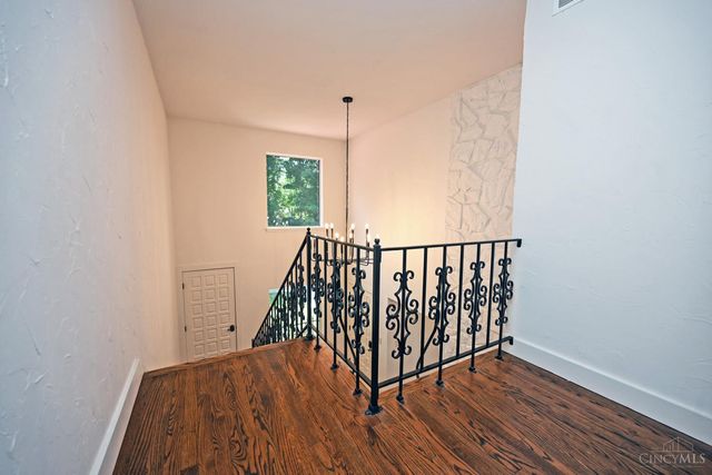 725 Greenville Avenue, Glendale, OH 45246