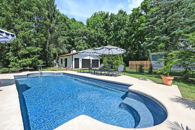 725 Greenville Avenue, Glendale, OH 45246