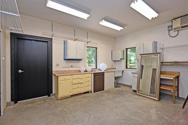 725 Greenville Avenue, Glendale, OH 45246