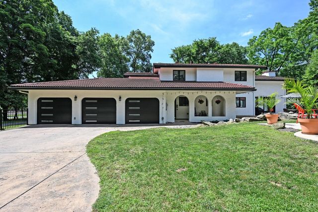 725 Greenville Avenue, Glendale, OH 45246