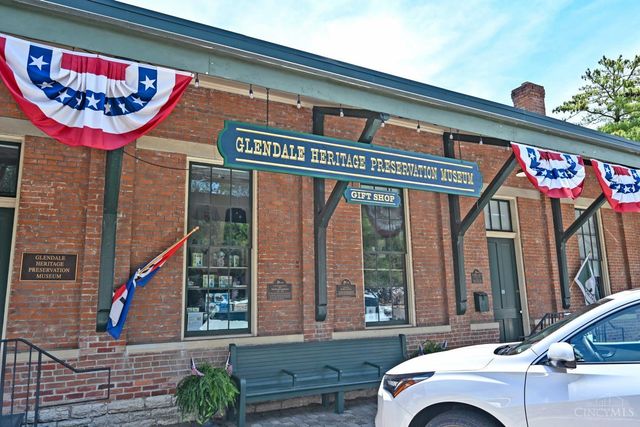 725 Greenville Avenue, Glendale, OH 45246