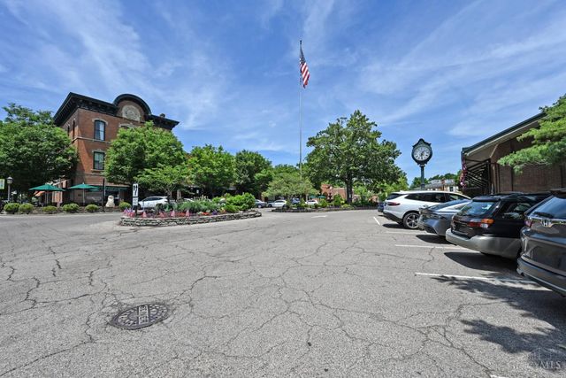725 Greenville Avenue, Glendale, OH 45246