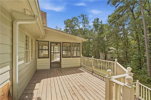 835 Lockriver Way, Lawrenceville, GA 30044