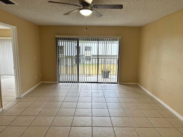 2513 S 17th Street 207, Fort Pierce, FL 34982