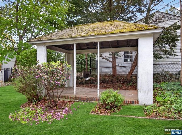 618 Wyndemere Avenue, Ridgewood, NJ 07450