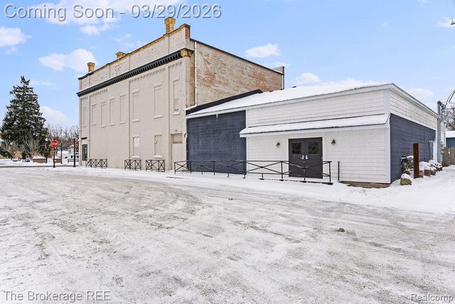 4654 WATER Street, Columbiaville Village, MI 48421