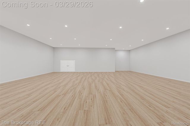 4654 WATER Street, Columbiaville Village, MI 48421