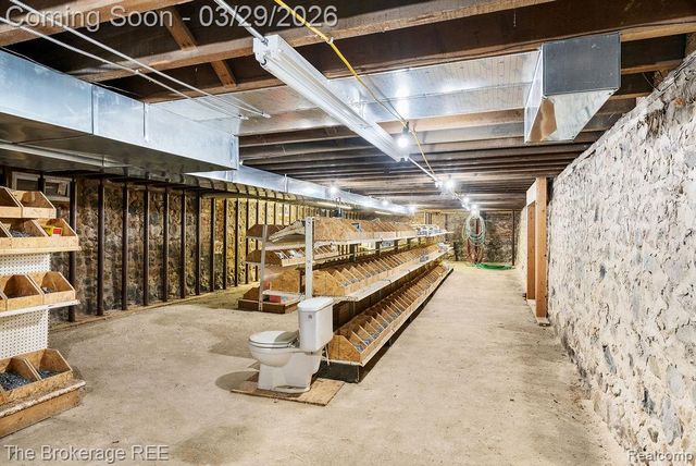 4654 WATER Street, Columbiaville Village, MI 48421