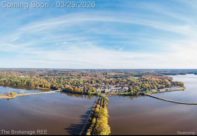 4654 WATER Street, Columbiaville Village, MI 48421