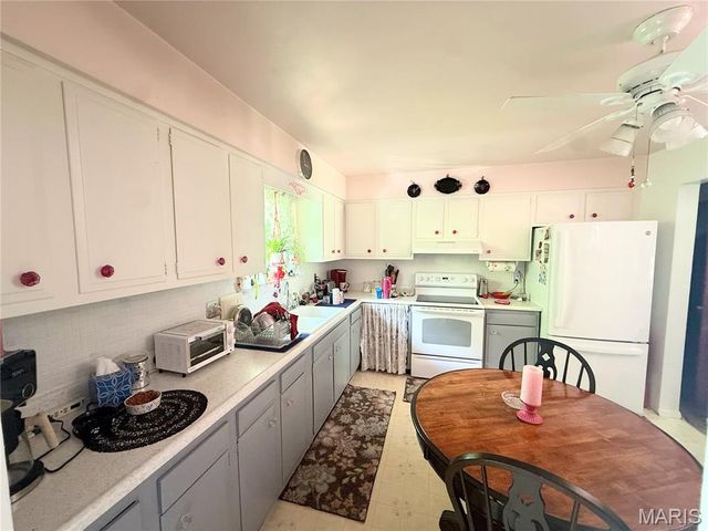 334 Pleasant Ridge Road, Fairview Heights, IL 62208