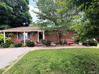 334 Pleasant Ridge Road, Fairview Heights, IL 62208