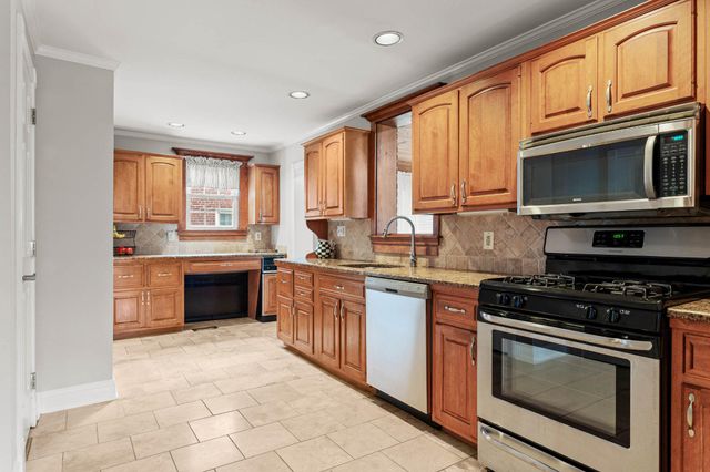 54 TREATY RD., Drexel Hill, PA 19026