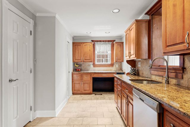 54 TREATY RD., Drexel Hill, PA 19026