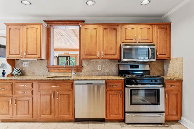 54 TREATY RD., Drexel Hill, PA 19026