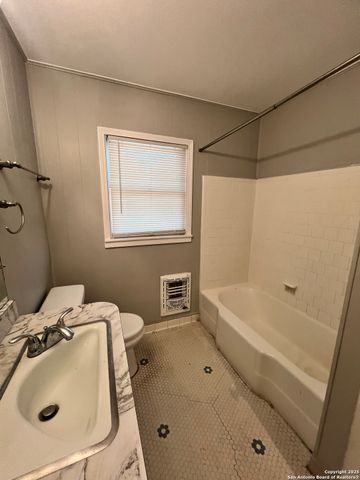 816 SHADWELL DR, San Antonio, TX 78228